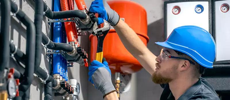 Commercial Plumber